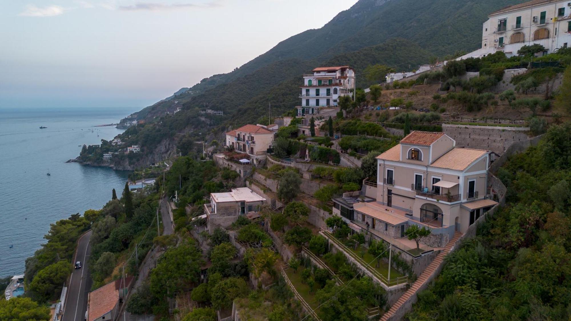 Kemi Luxury Suites Vietri sul Mare Exterior photo