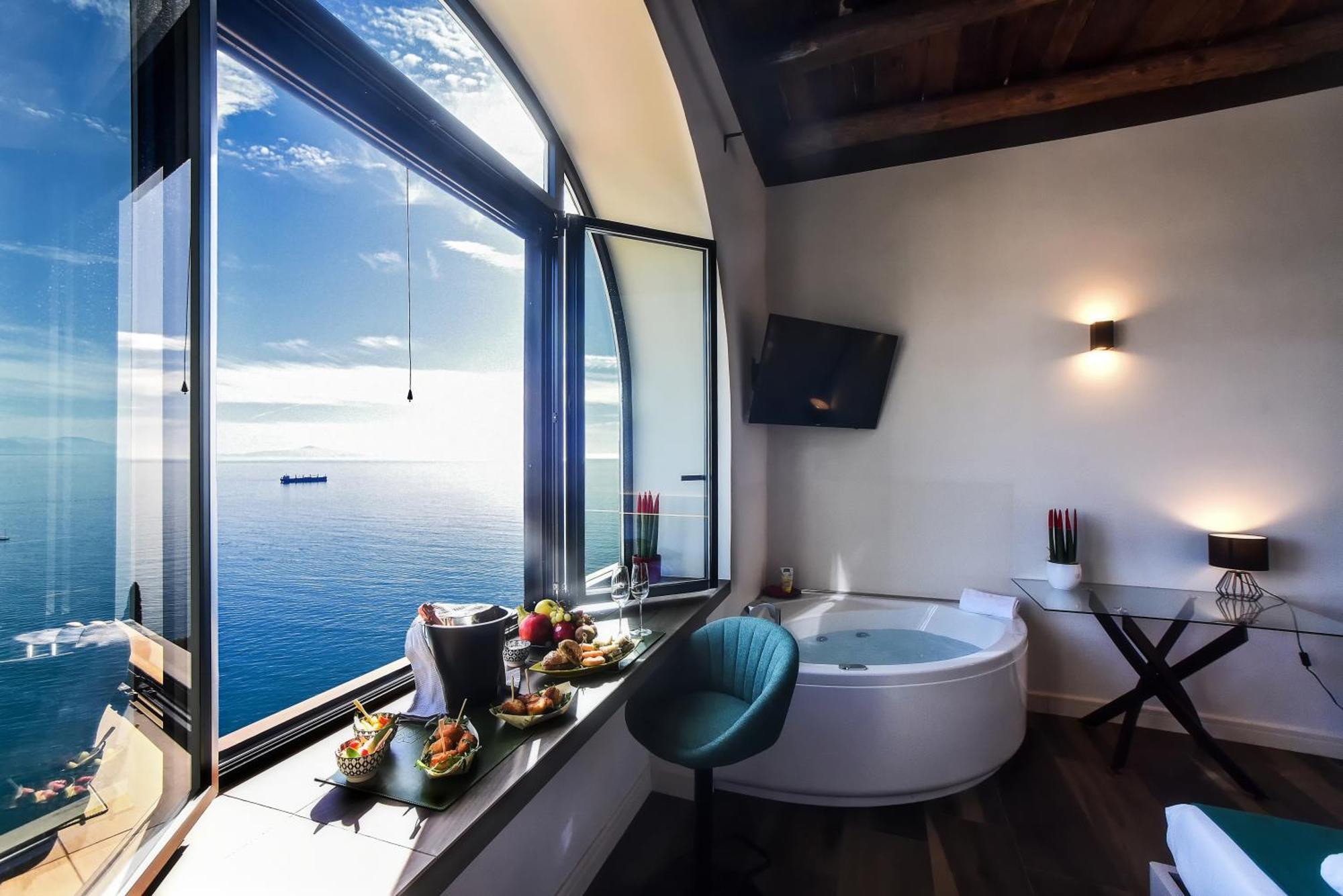 Kemi Luxury Suites Vietri sul Mare Exterior photo